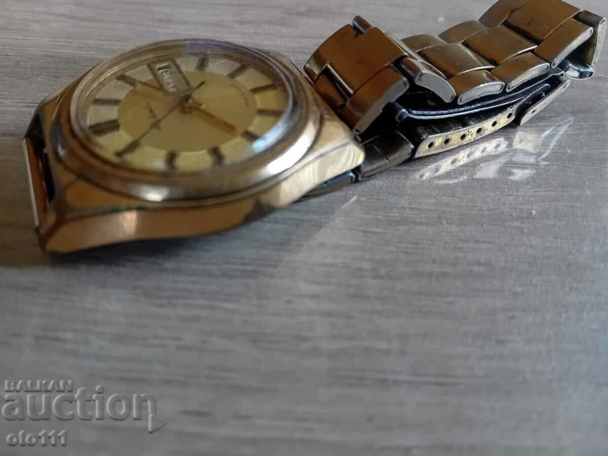 Delivery of CLOCK ROCKET - AU Delivery of CLOCK ROCKET - AU