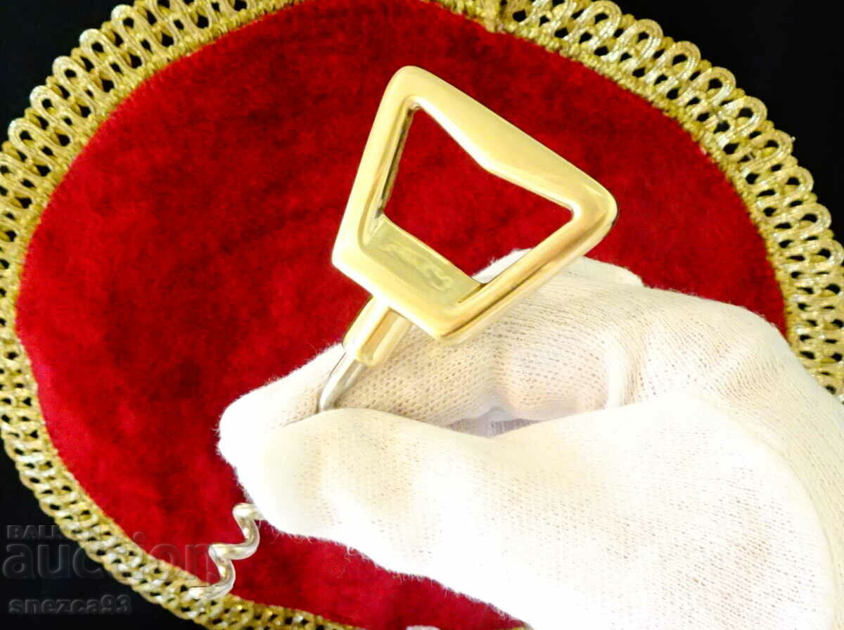 Delivery of Bronze corkscrew opener. Delivery of Bronze corkscrew opener.