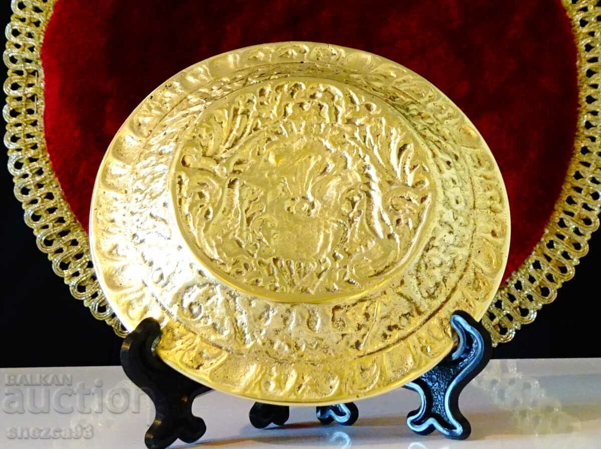 Auction Ancient bronze plate, peacocks, baroque. Auction Ancient bronze plate, peacocks, baroque.