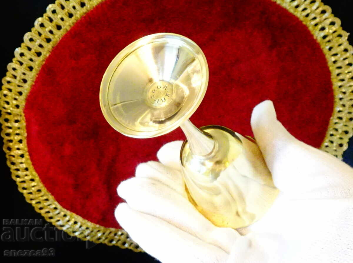 Delivery of Bronze cup on Arga Lux stool. Delivery of Bronze cup on Arga Lux stool.