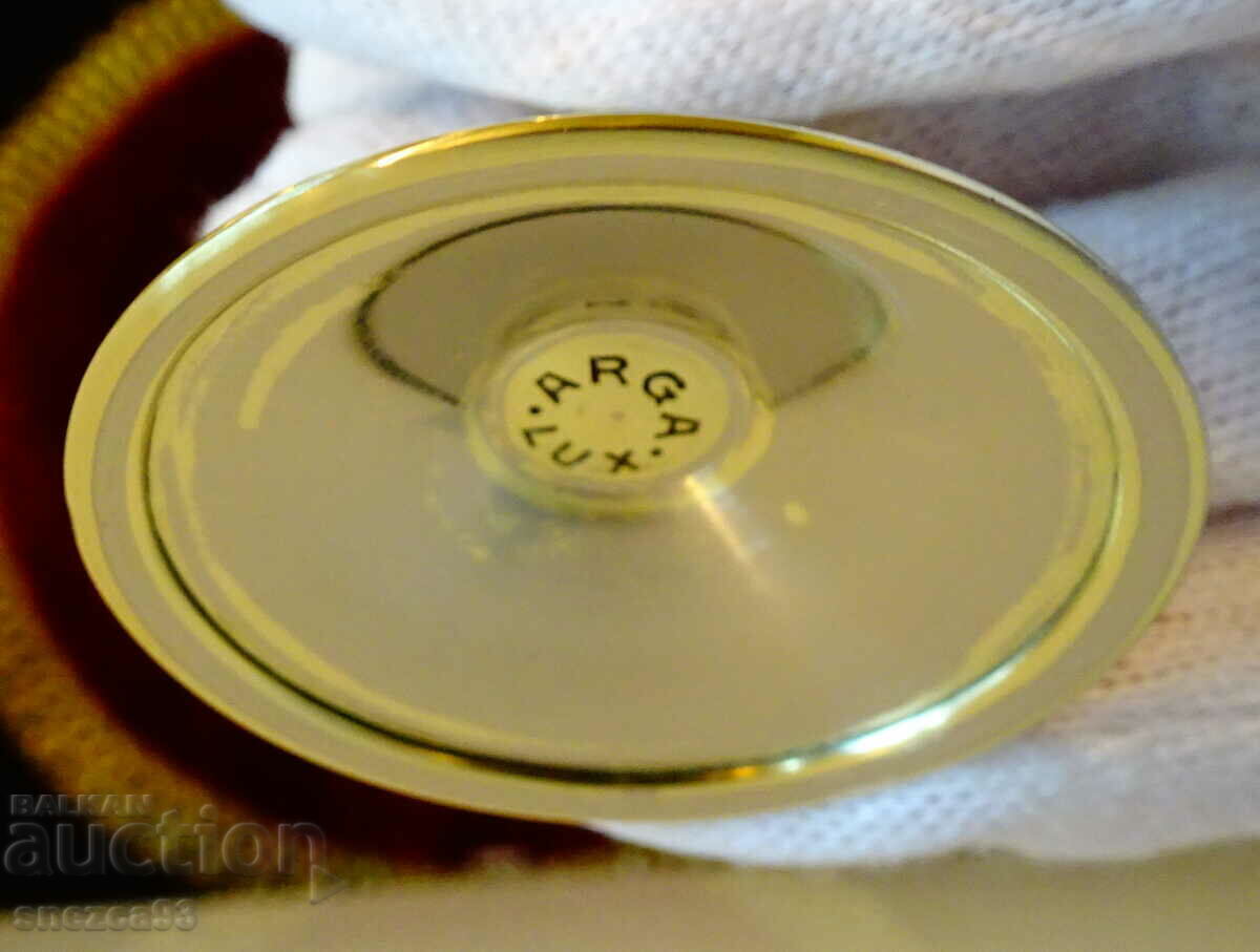 Bronze cup on Arga Lux stool. - 5 Bronze cup on Arga Lux stool. - 5