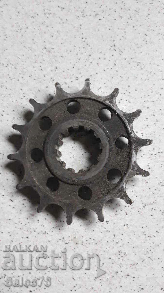 Front sprocket 14 teeth for an old bike with price 15.00 BGN | € 7.67 Front sprocket 14 teeth for an old bike with price 15.00 BGN | € 7.67