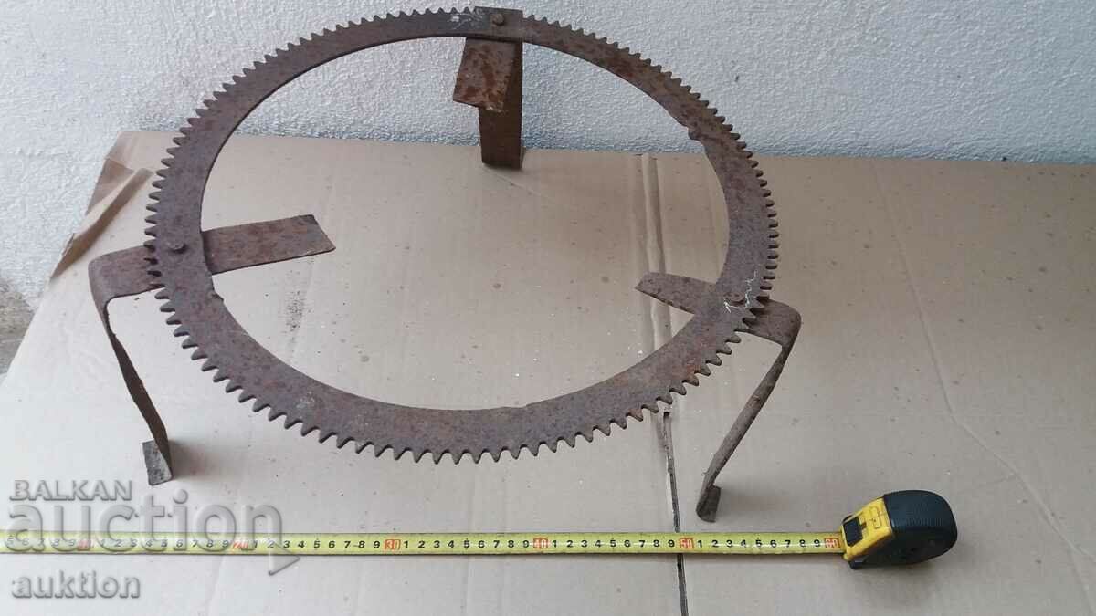 Auction  OLD METAL PIROSTIA