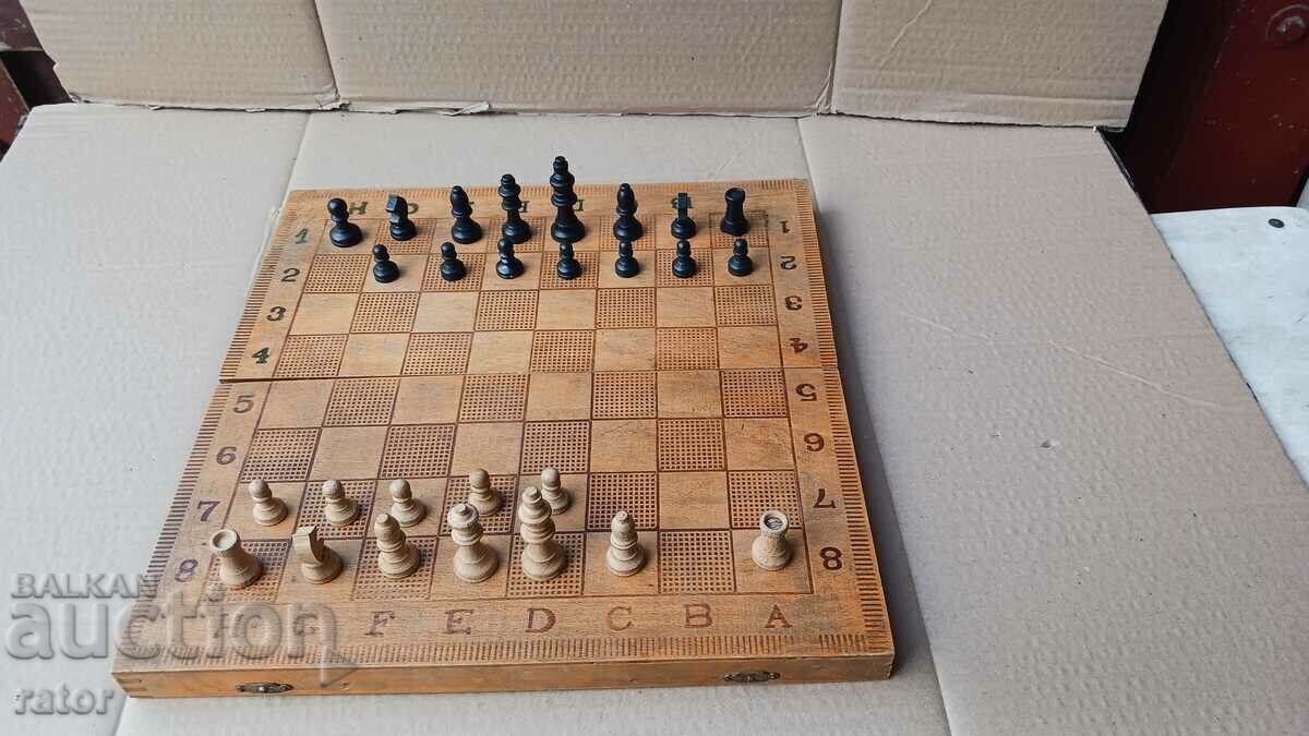 Παλιά ξύλινη σκακιέρα