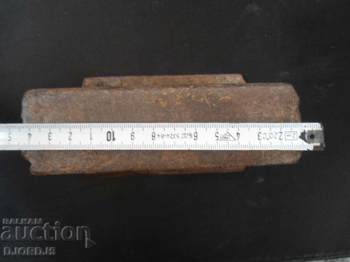 Delivery of Old rail anvil, 2.585 kg. Delivery of Old rail anvil, 2.585 kg.