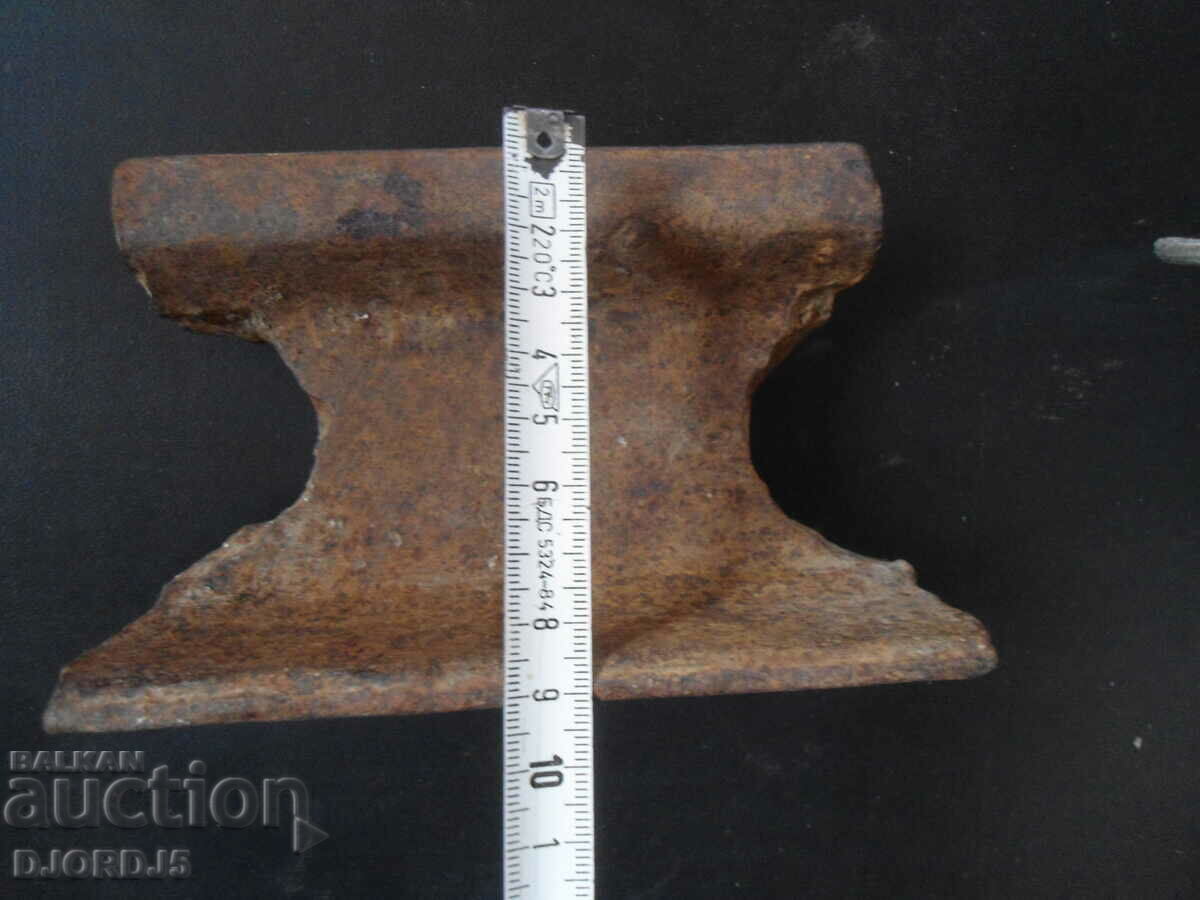 Old rail anvil, 2.585 kg. - 5 Old rail anvil, 2.585 kg. - 5