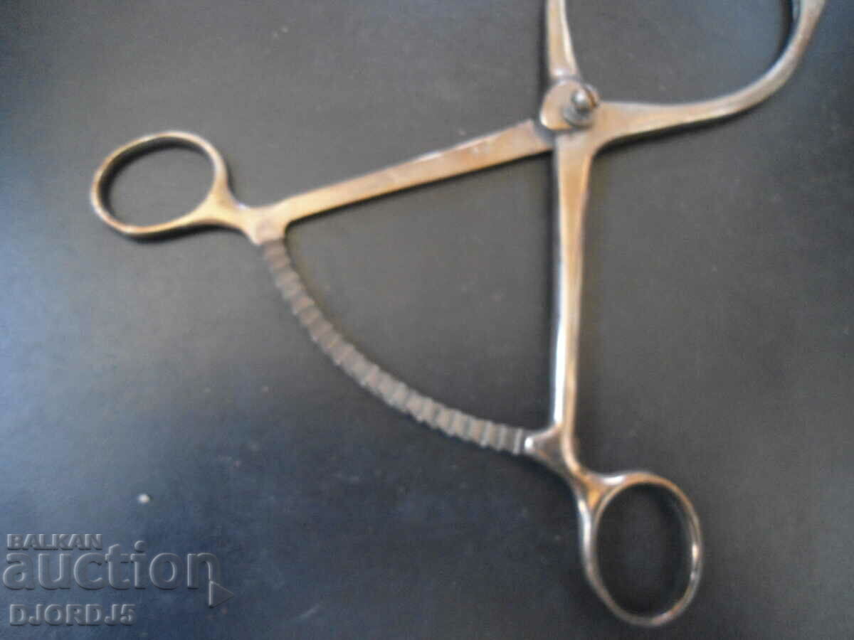 Delivery of Old specialist tool, markings Delivery of Old specialist tool, markings