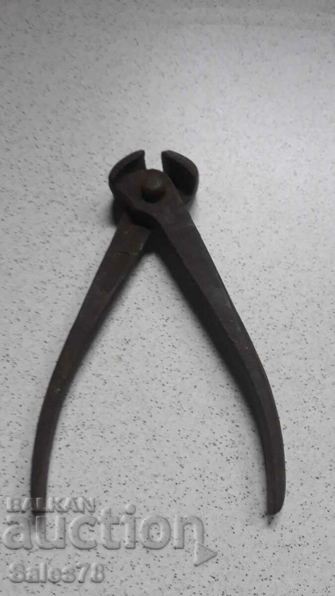 Rebar pliers with price 15.00 BGN | € 7.67 Rebar pliers with price 15.00 BGN | € 7.67