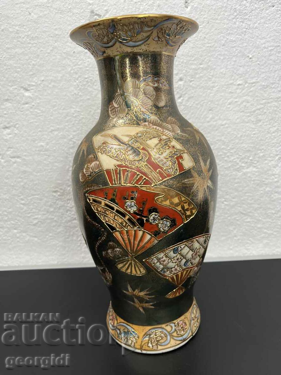 Китайска порцеланова ваза ръчна изработка. №5369