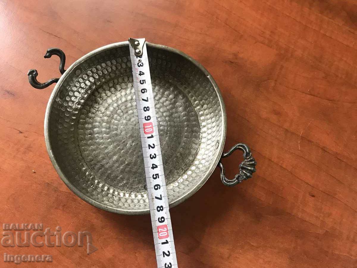 Delivery of HONEY COPPER BAKE PAN ANTIQUE BREAD DISH Delivery of HONEY COPPER BAKE PAN ANTIQUE BREAD DISH