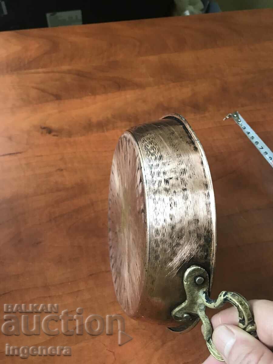 Delivery of HONEY COPPER BAKE PAN ANTIQUE BREAD DISH Delivery of HONEY COPPER BAKE PAN ANTIQUE BREAD DISH