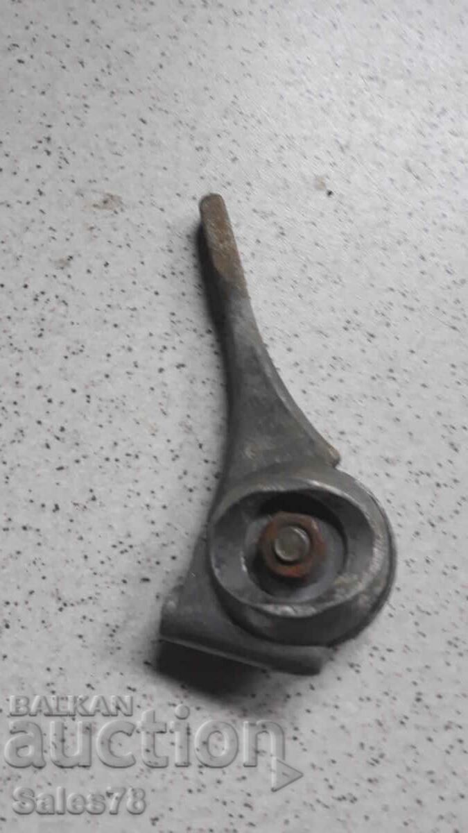 Смукач за МЗ с цена 10.00 лв. | € 5.11 Смукач за МЗ с цена 10.00 лв. | € 5.11