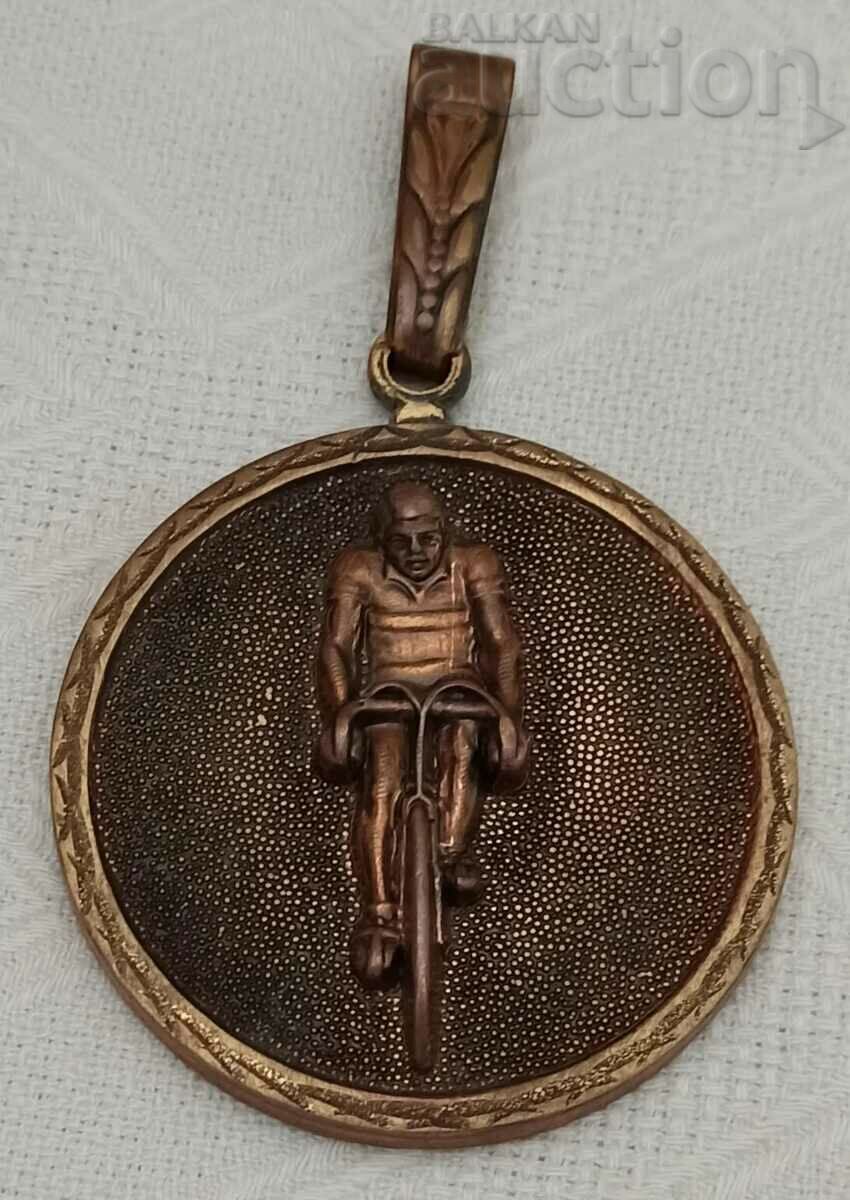 CYCLING CYCLIST ON BICYCLE PRIZE OFFICIAL SPANISH MEDAL 1981 - 5 CYCLING CYCLIST ON BICYCLE PRIZE OFFICIAL SPANISH MEDAL 1981 - 5
