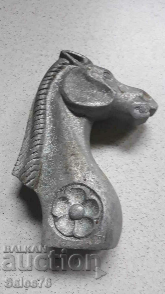 Statuette horse head, chariot, phaeton