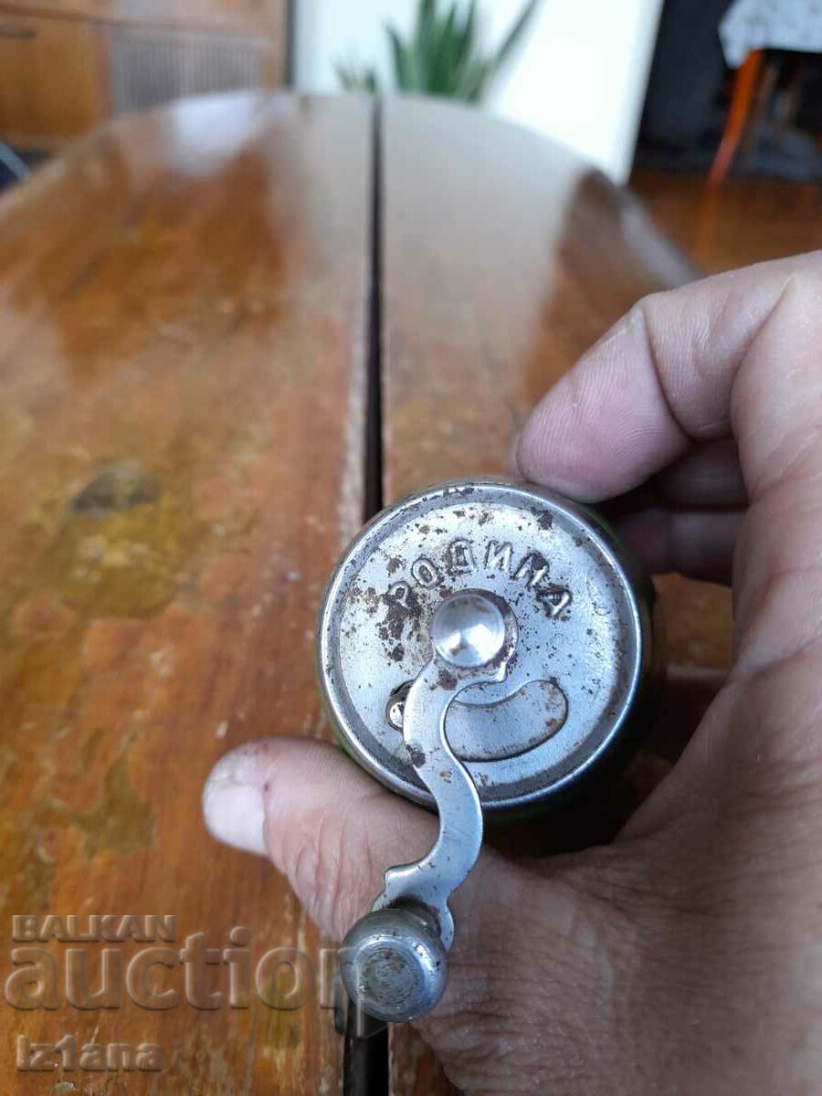 Auction Old grinder, pepper mill Auction Old grinder, pepper mill