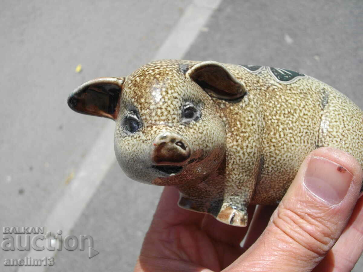 Delivery of OLD PORCELAIN PIG MARKED Delivery of OLD PORCELAIN PIG MARKED