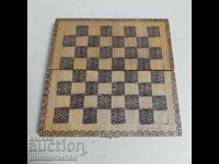 Small chess box
