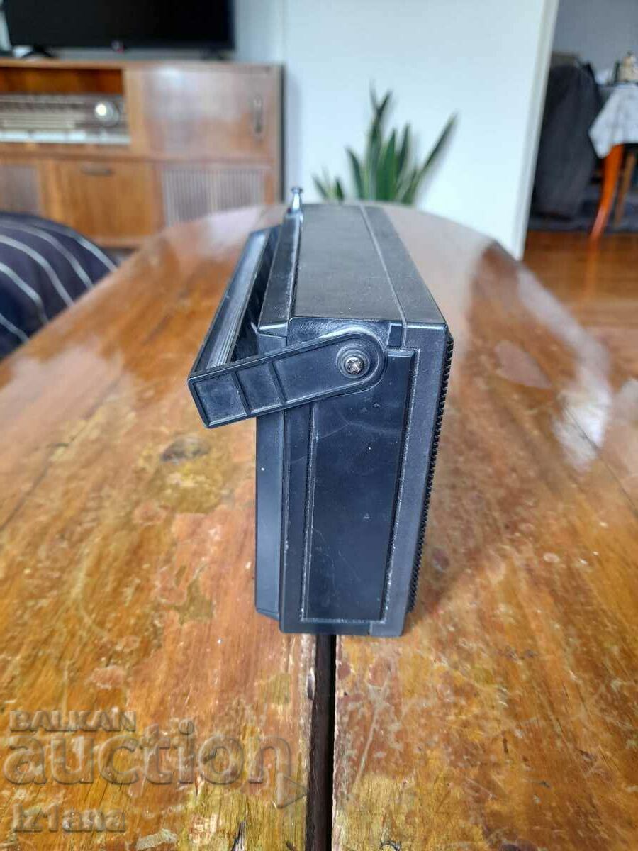 Delivery of Old radio, radio Silver Delivery of Old radio, radio Silver