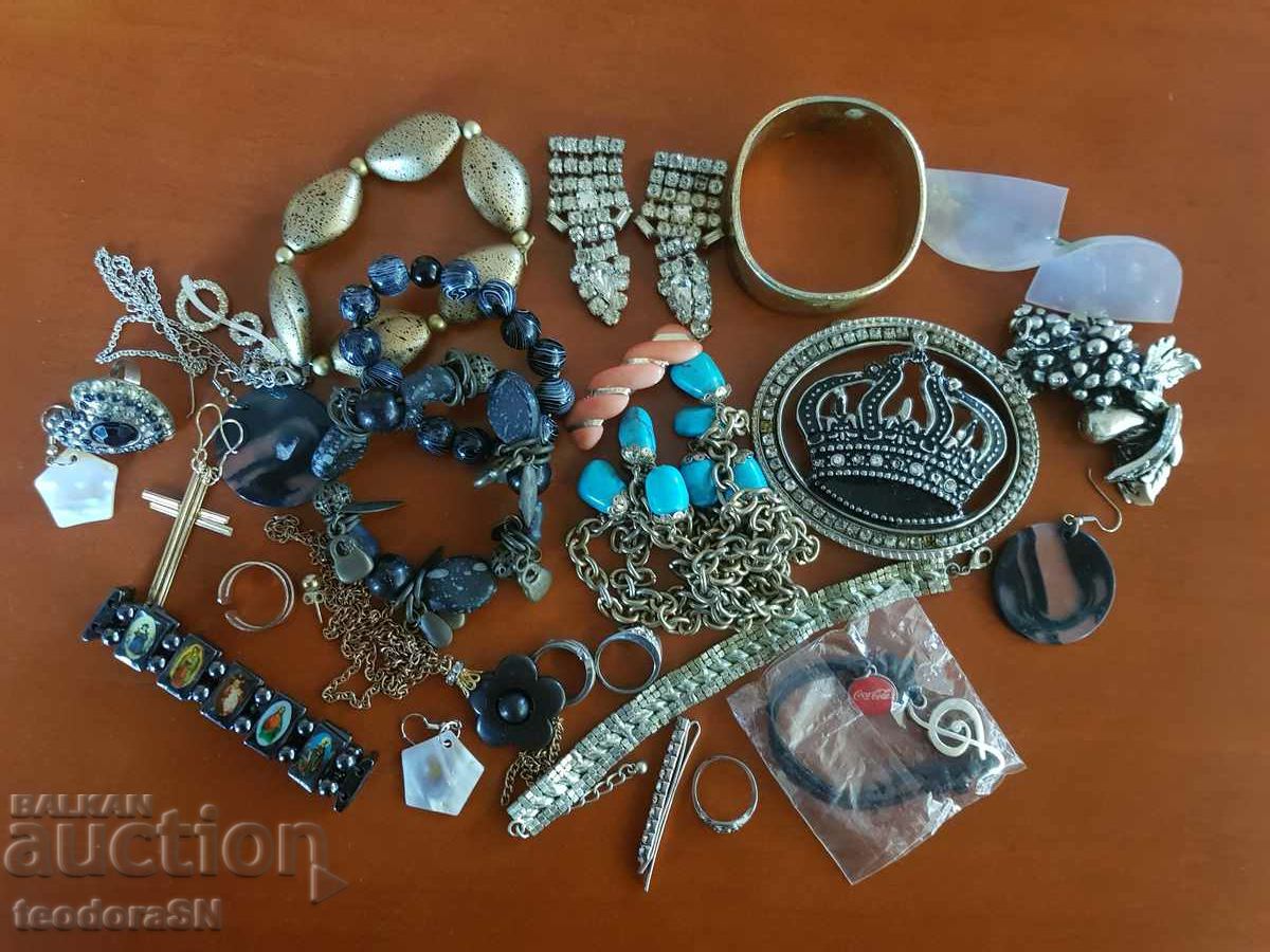 Lot of old jewelry