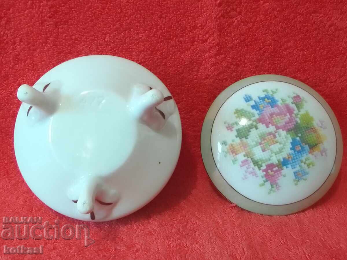 Old porcelain jewelry box - 5