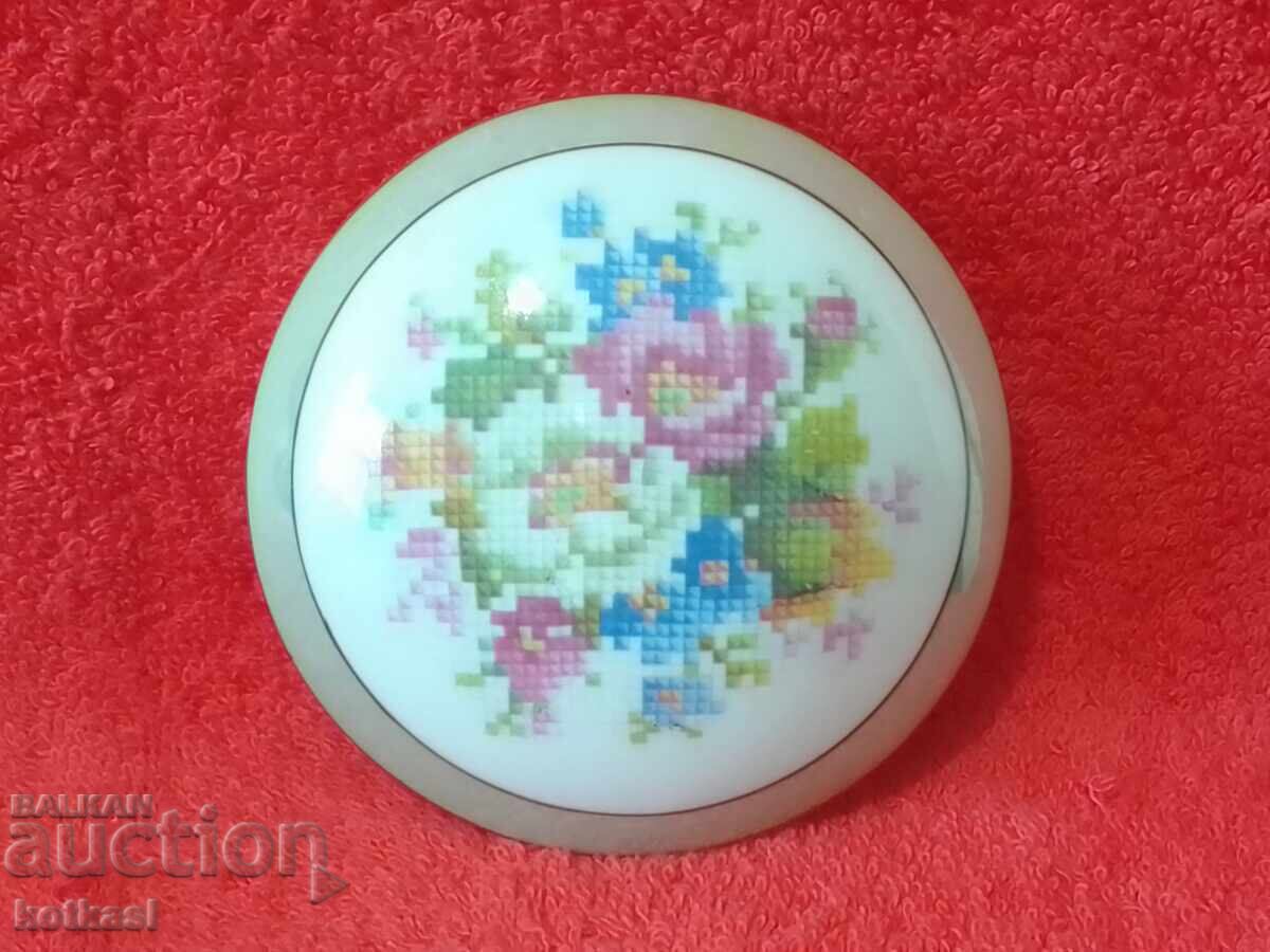 Old porcelain jewelry box - 6