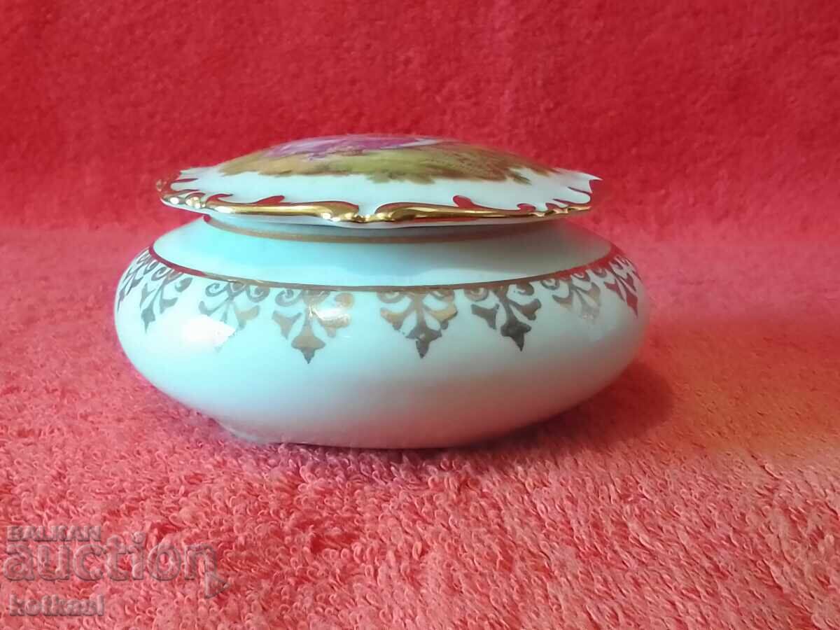 Auction  Old porcelain jewelry box gilt drawing author marks