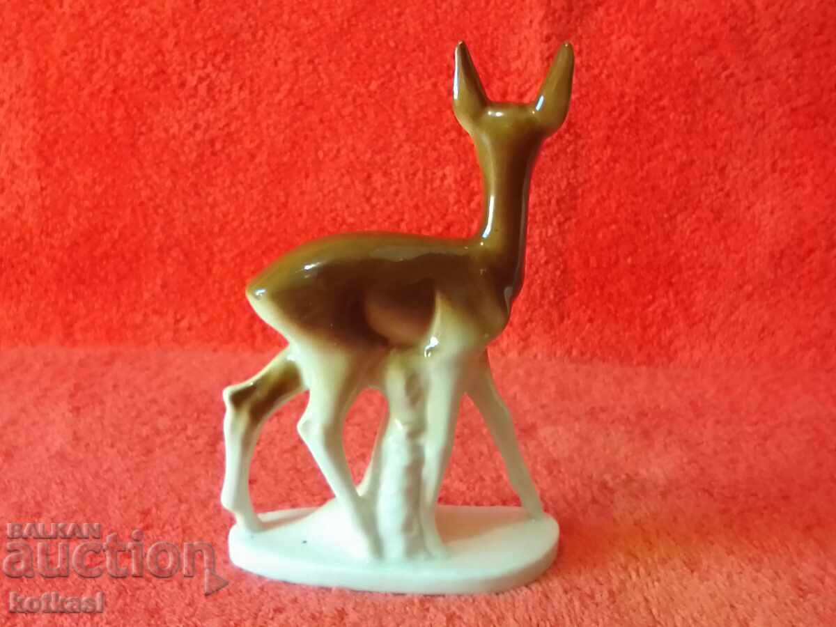 Δημοπρασία Παλιά πορσελάνινη φιγούρα της Doe Elen Kosuta Δημοπρασία Παλιά πορσελάνινη φιγούρα της Doe Elen Kosuta