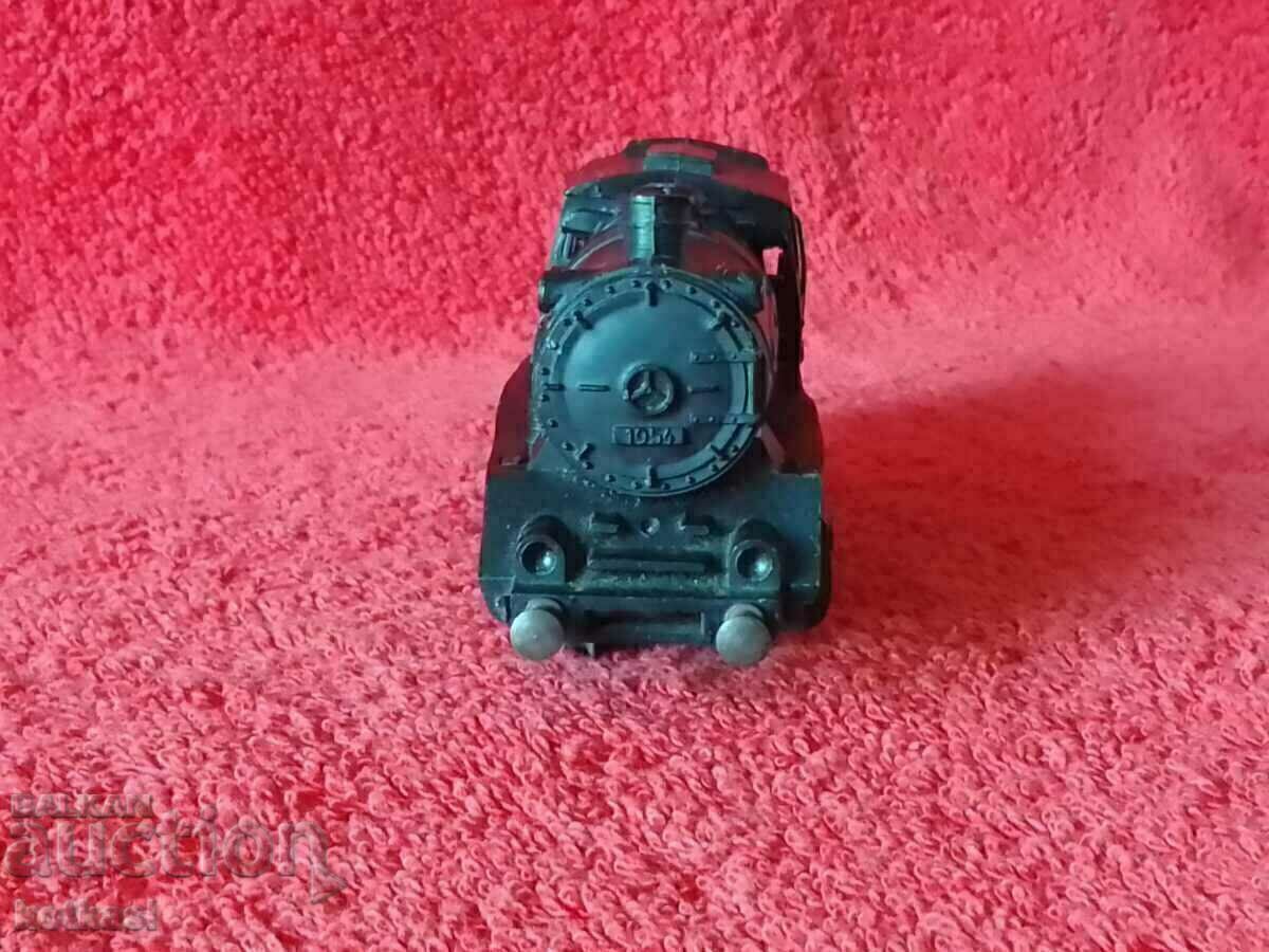 Παλιό μικρό μοντέλο ατμομηχανής, τρένο Γερμανία 1954 με τιμή 45.50 BGN | € 23.26 Παλιό μικρό μοντέλο ατμομηχανής, τρένο Γερμανία 1954 με τιμή 45.50 BGN | € 23.26