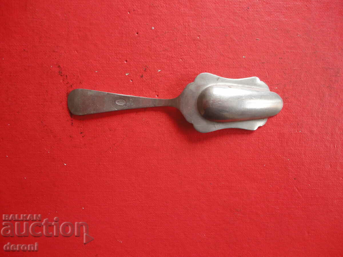 Παράδοση Ένα αρχαίο μέτρο μπαχαρικών τσαγιού Παράδοση Ένα αρχαίο μέτρο μπαχαρικών τσαγιού