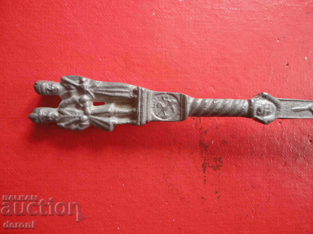 Delivery of Antique pewter spoon 2 Delivery of Antique pewter spoon 2