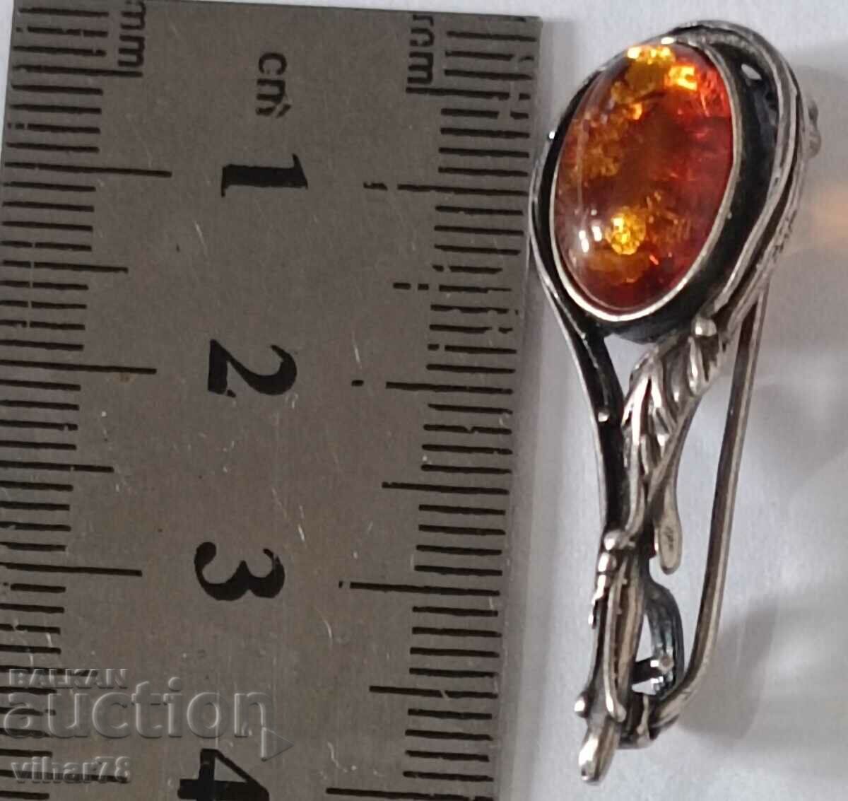 Delivery of Silver Brooch with Amber Delivery of Silver Brooch with Amber