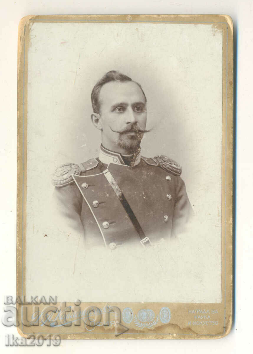 Рядка царска кабинетна фотография на военен в парадна унифор