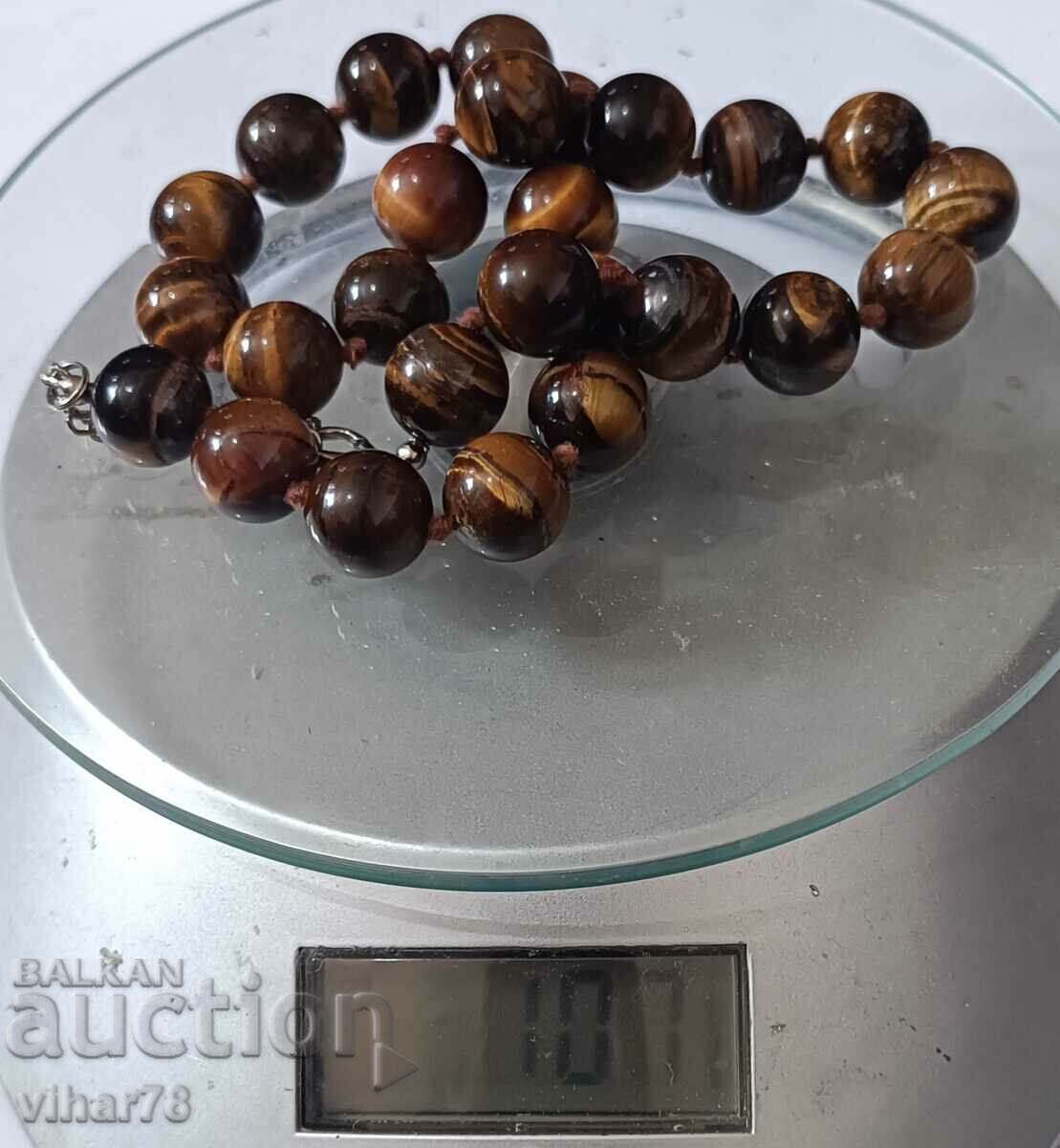 Licitație Un colier Licitație Un colier