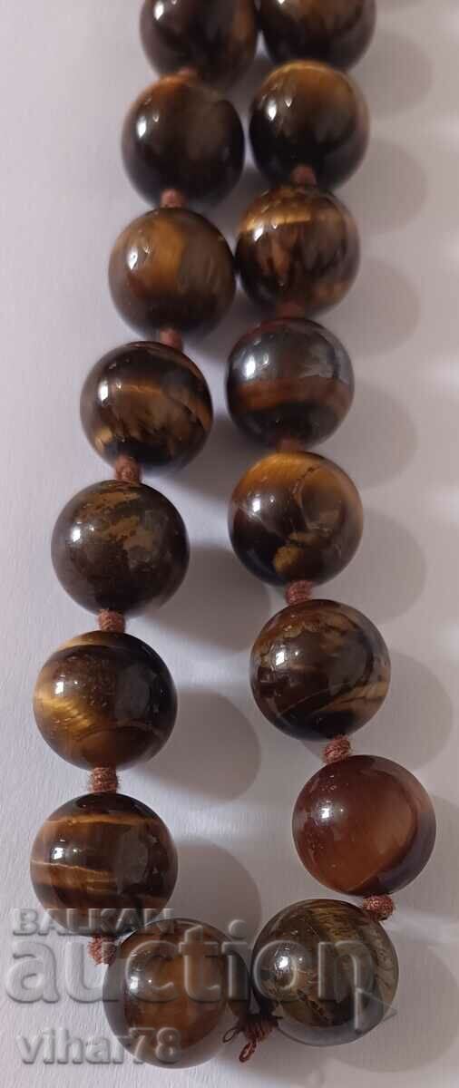 Livrarea Un colier Livrarea Un colier