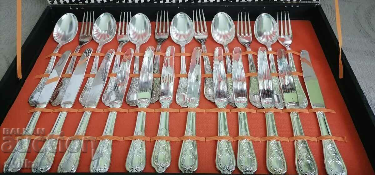 Livrarea Set de sufragerie vintage placat cu argint