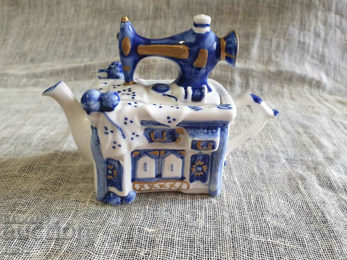 Porcelain teapot /sewing machine/