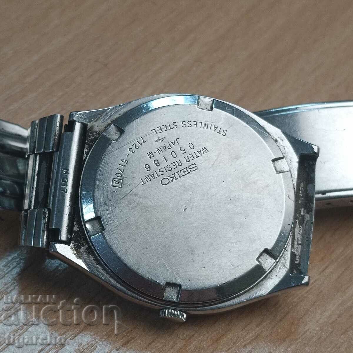 Delivery of Seiko quartz watch Delivery of Seiko quartz watch