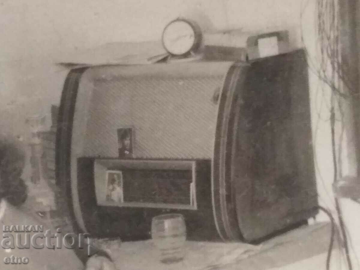 ROYAL PHOTO - radio with price 10.00 BGN | € 5.11 ROYAL PHOTO - radio with price 10.00 BGN | € 5.11