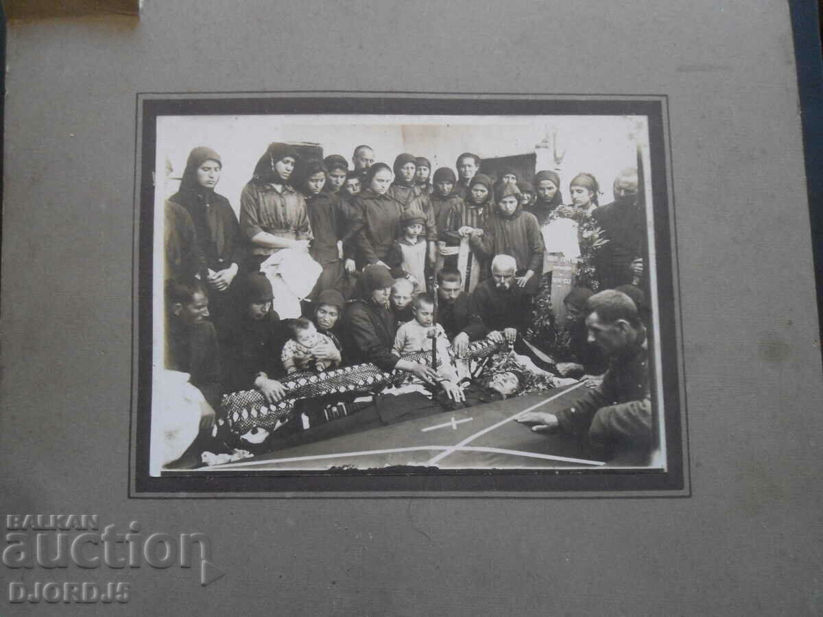 Παλιά φωτογραφία, χαρτόνι με τιμή 4.00 BGN | € 2.05 Παλιά φωτογραφία, χαρτόνι με τιμή 4.00 BGN | € 2.05