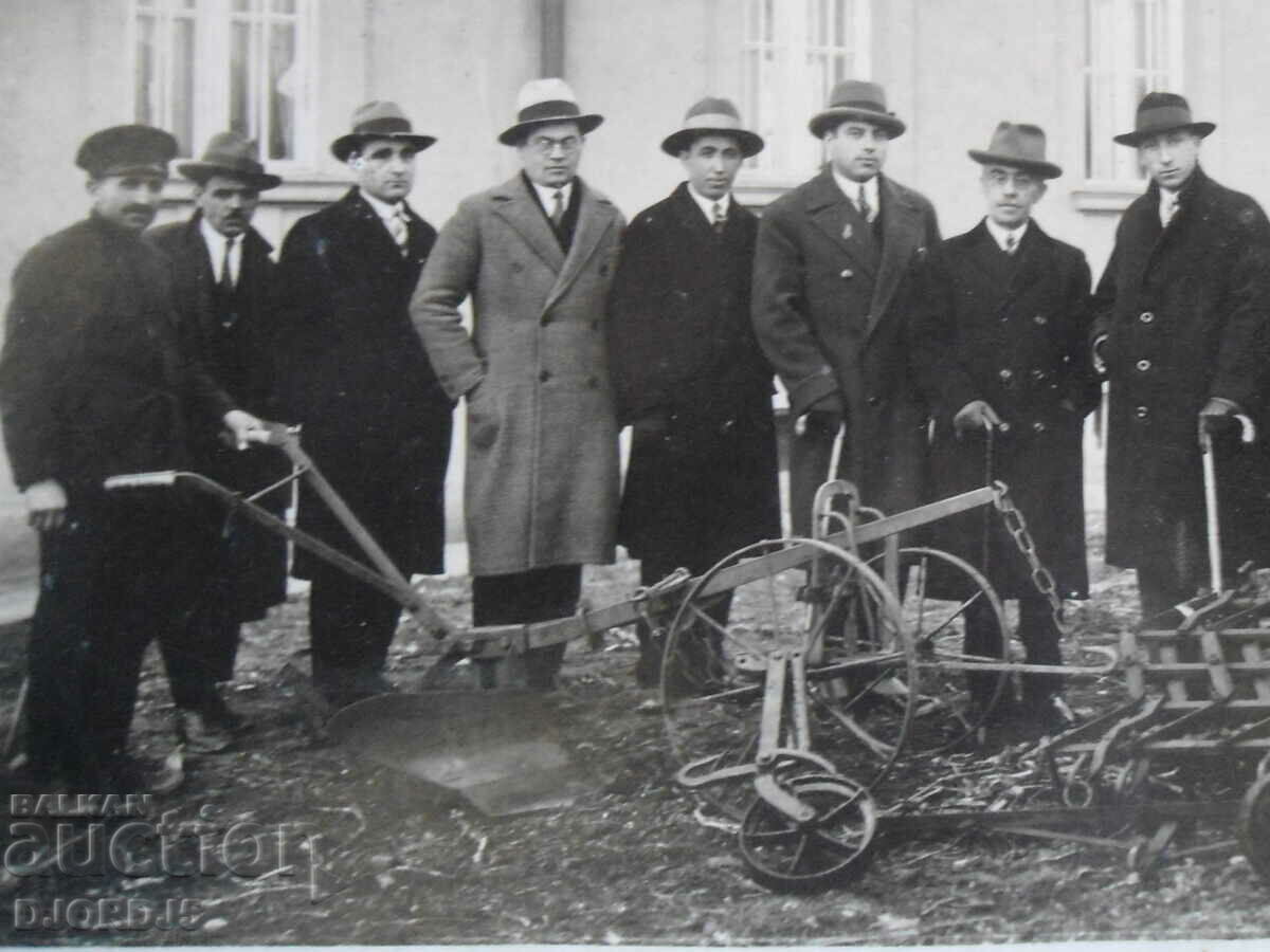 Auction  Old photo, cardboard, March 17, 1930.