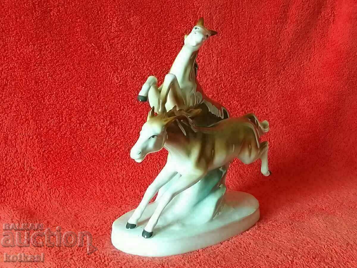 Old porcelain figure Pair of Horses Stallion Mustang GDR with price 155.50 BGN | € 79.51 Old porcelain figure Pair of Horses Stallion Mustang GDR with price 155.50 BGN | € 79.51