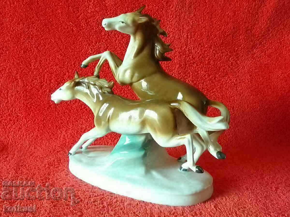 Παλιά πορσελάνινη φιγούρα Pair of Horses Stallion Mustang GDR - 7 Παλιά πορσελάνινη φιγούρα Pair of Horses Stallion Mustang GDR - 7