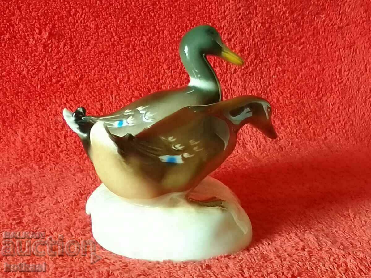 Delivery of Old porcelain figurine Pair of Ducklings Germany Goebel Delivery of Old porcelain figurine Pair of Ducklings Germany Goebel