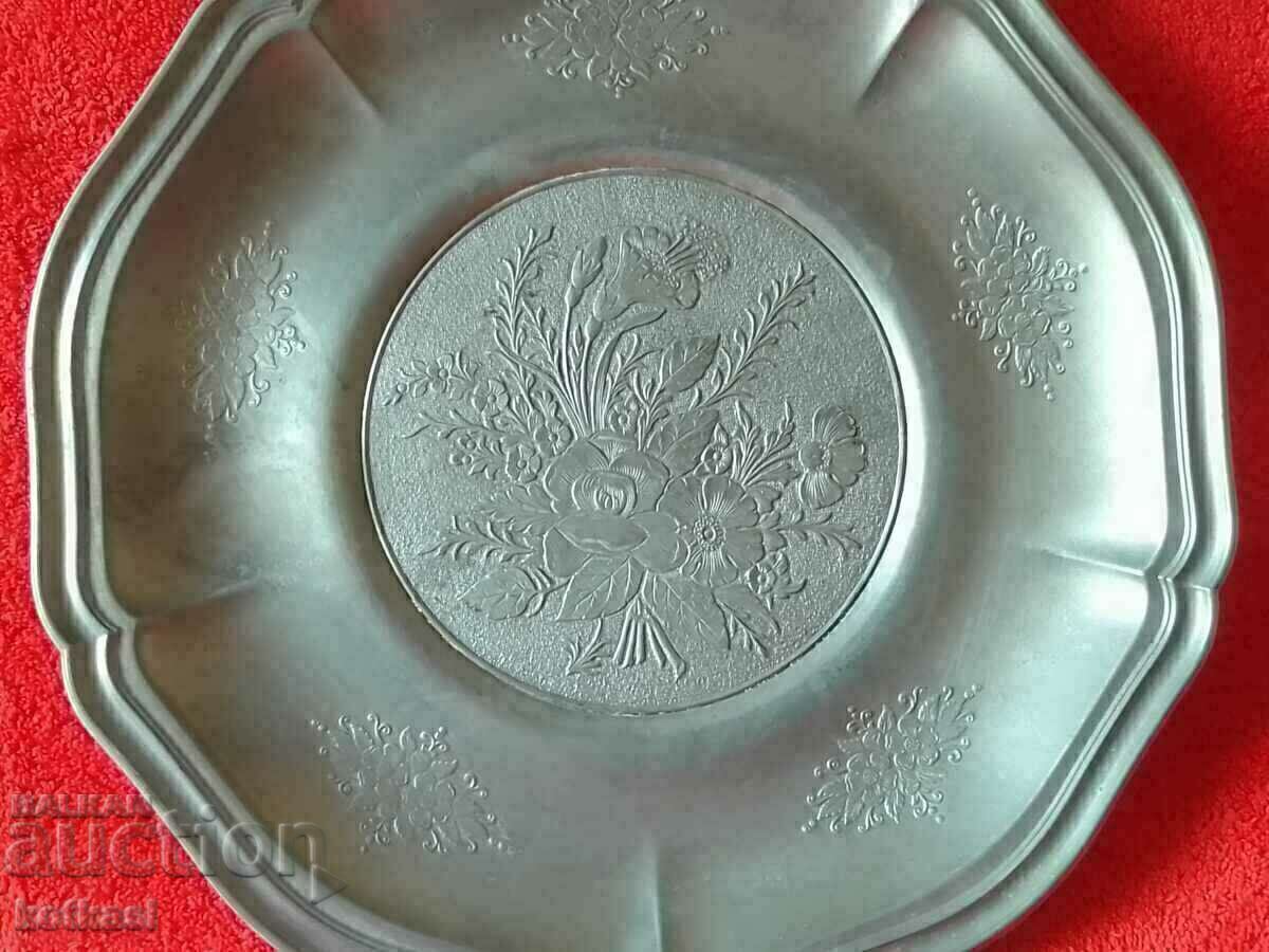 Auction Old Large Metal Plate Tray Bouquet Flowers marked Auction Old Large Metal Plate Tray Bouquet Flowers marked