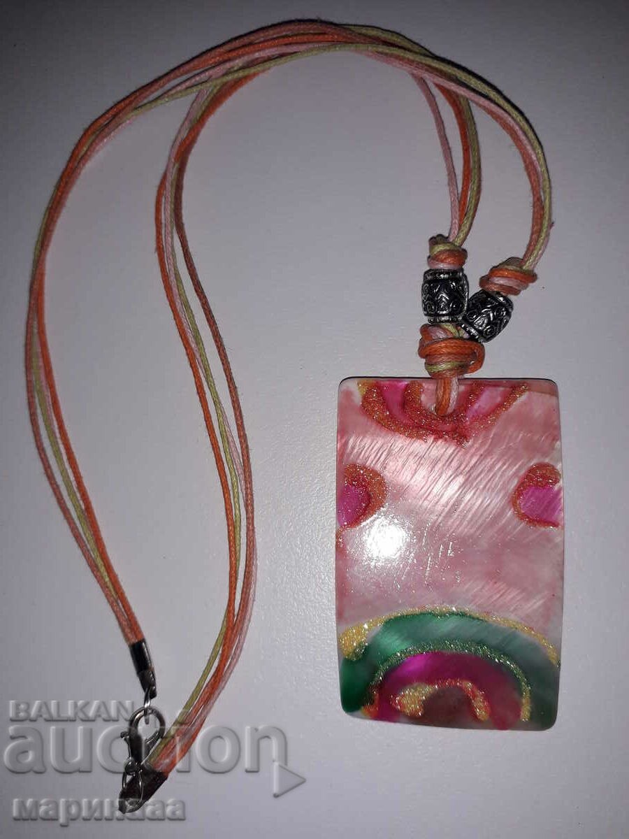 NECKLACE WITH LARGE MOTHER OF PEARL