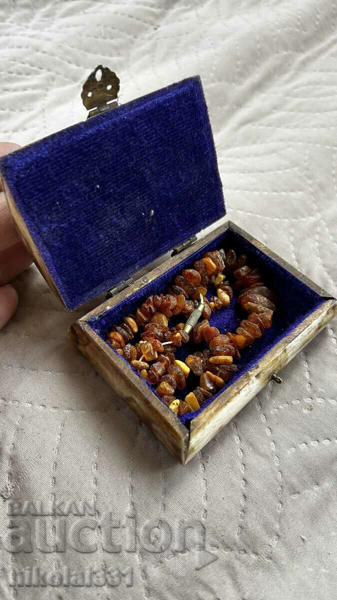 Cutie de bijuterii colier de chihlimbar