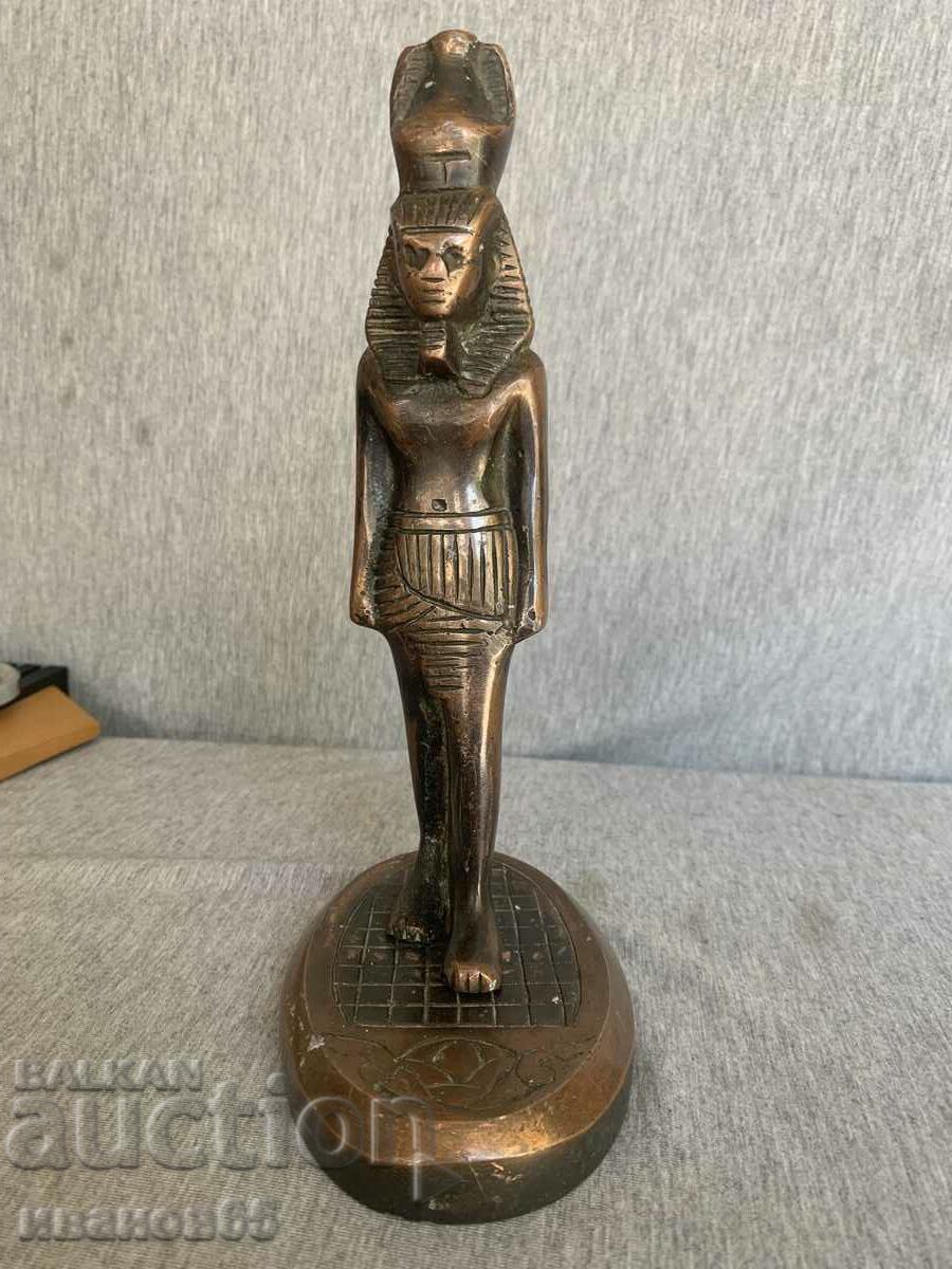 tutankhamun statuette figure