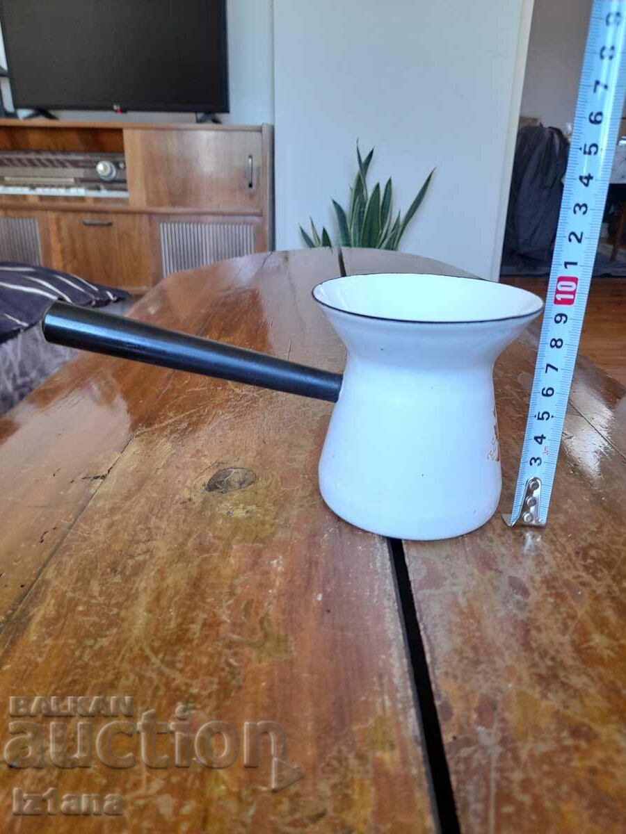 Auction Old enameled cezve Auction Old enameled cezve