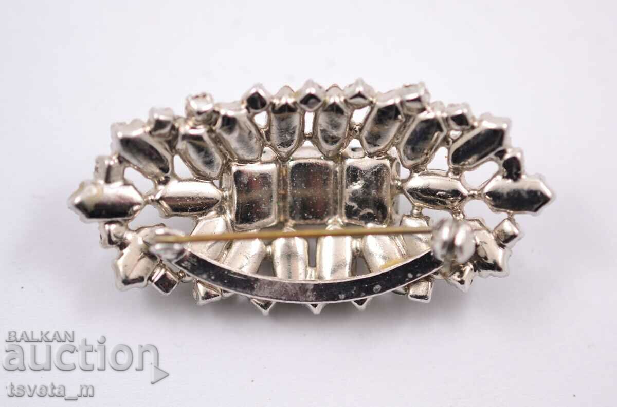 Antique brooch with price 8.00 BGN | € 4.09 Antique brooch with price 8.00 BGN | € 4.09