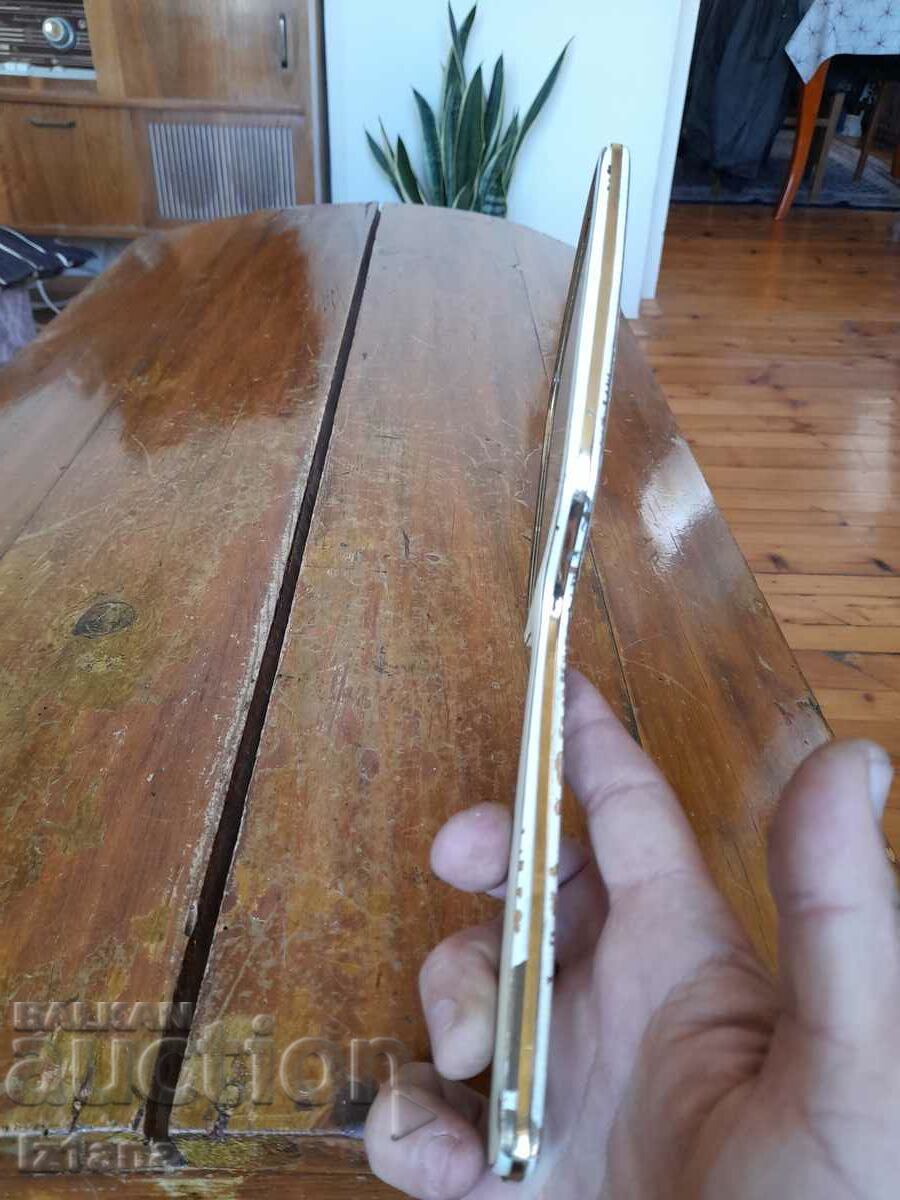 Delivery of Old mirror, mirror Delivery of Old mirror, mirror